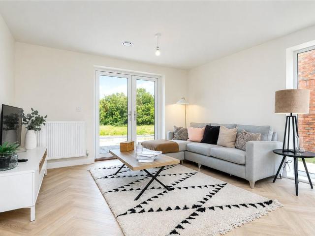 Flat for sale in Arbury, Cambridgeshire