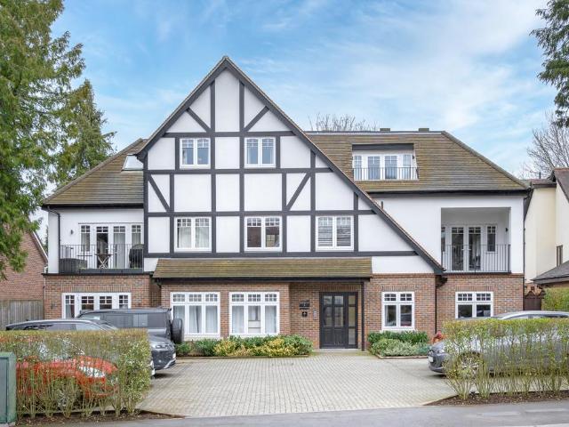 Flat for sale in London Borough of Croydon, Purley
