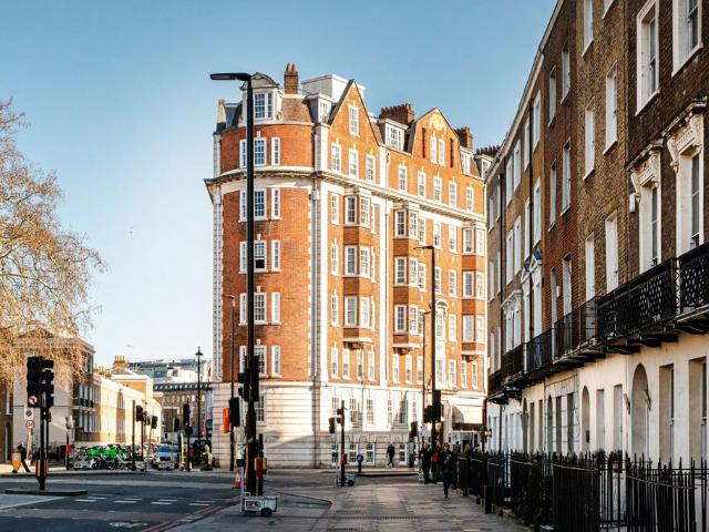 Flat for sale in Marylebone, Greater London