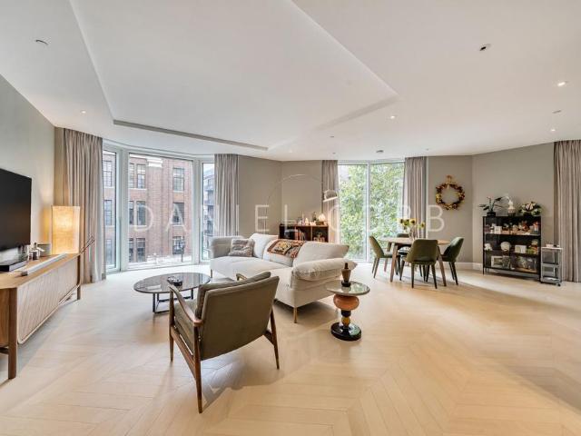 Flat for sale in Westminster, Greater London