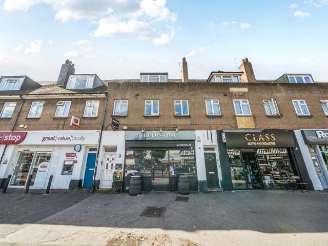 Flat for sale in Barnehurst, Greater London