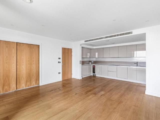 Flat for sale in Notting Hill, Greater London