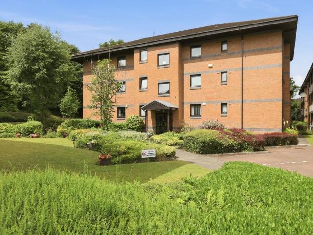 Flat for sale in Glenburn, Scotland