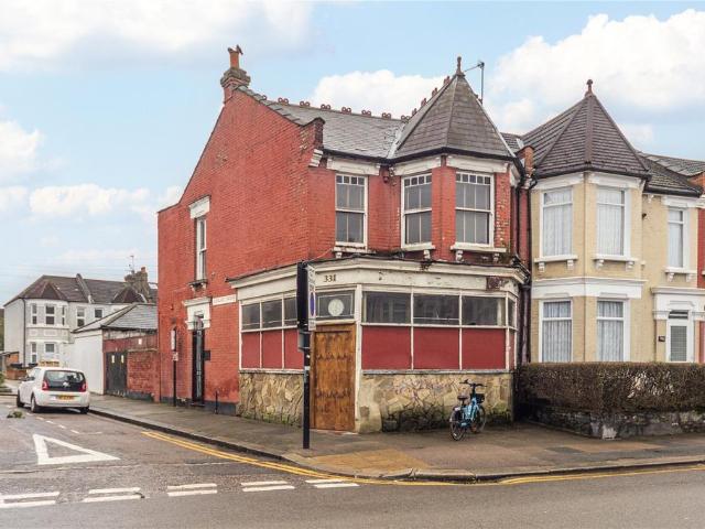 Flat for sale in London Borough of Haringey, Greater London