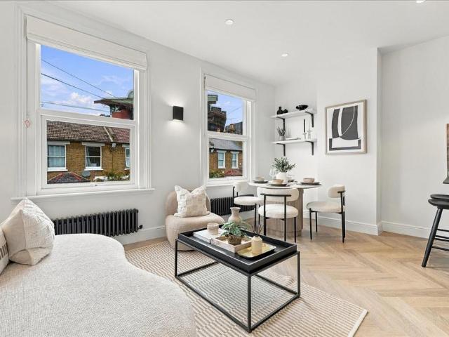 Flat for sale in London Borough of Hammersmith and Fulham, Greater London