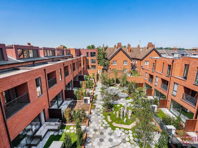 Flat for sale in Hornsey, Greater London