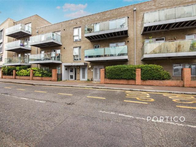 Flat for sale in Leyton, Greater London