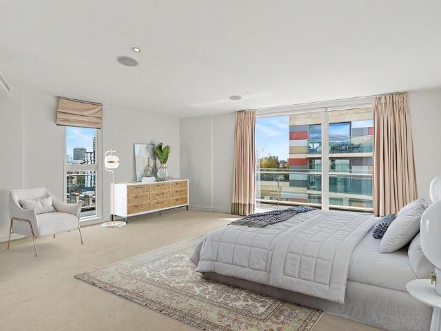 Flat for sale in Pimlico, Greater London