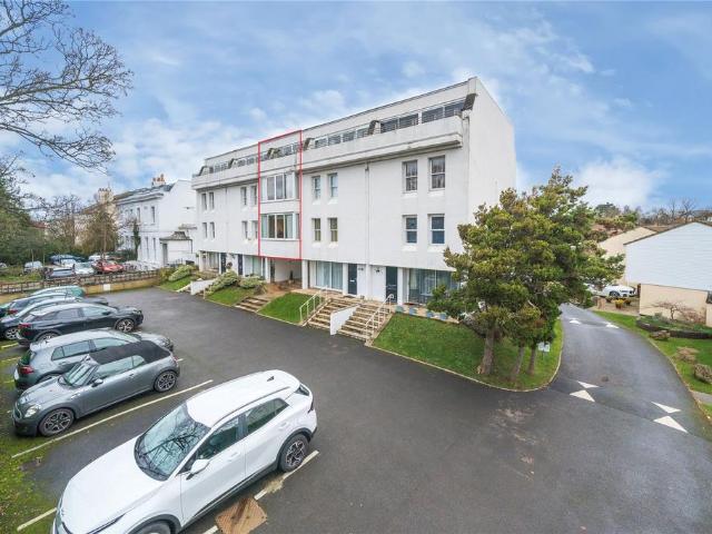 Flat for sale in Golden Valley, Gloucestershire