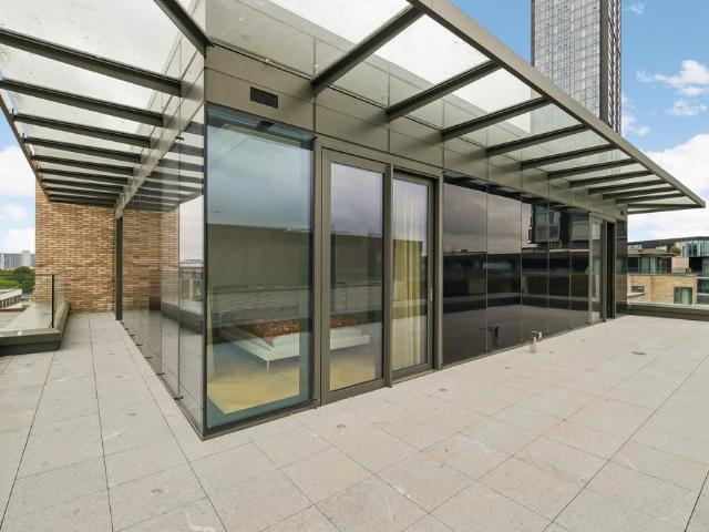 Flat for sale in Finsbury, Greater London