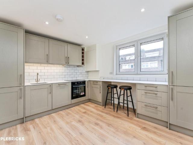 Flat for sale in Archway, Greater London