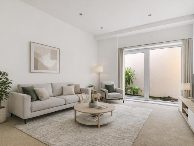 Flat for sale in Surbiton, Greater London