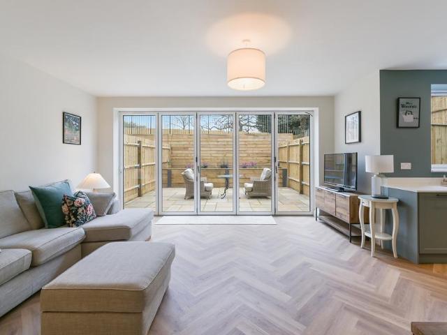 Flat for sale in High Barnet, Isle Of Man