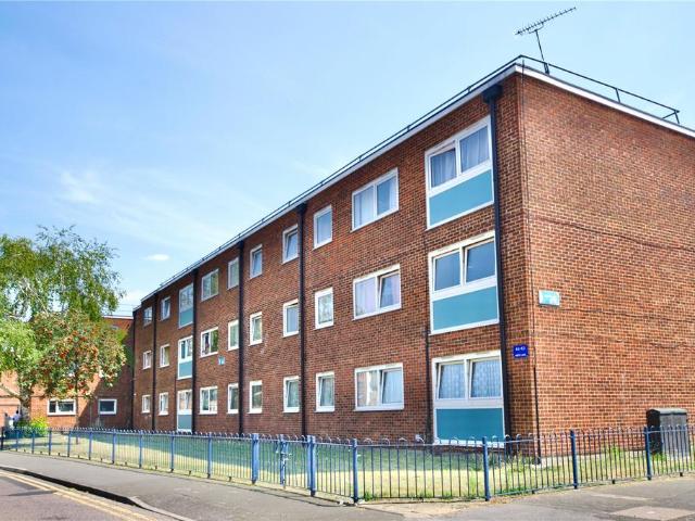 Flat for sale in Greater London