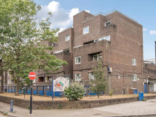 Flat for sale in Ethelred Estate, Greater London