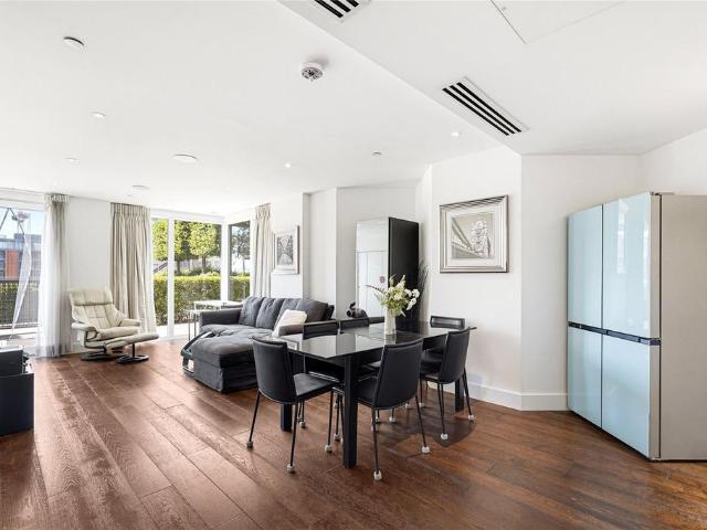 Flat for sale in Fulham Riverside, Greater London