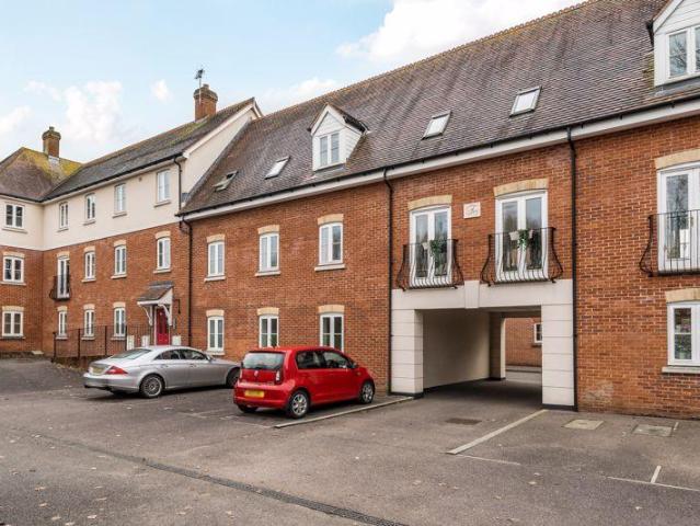 Flat for sale in St Leonards, Watergate