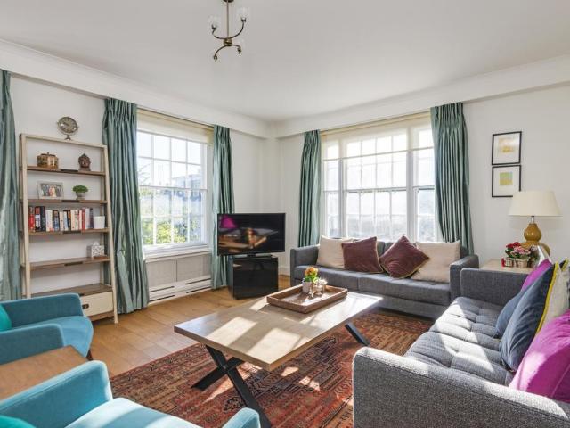 Flat for sale in St. John's Wood, Greater London