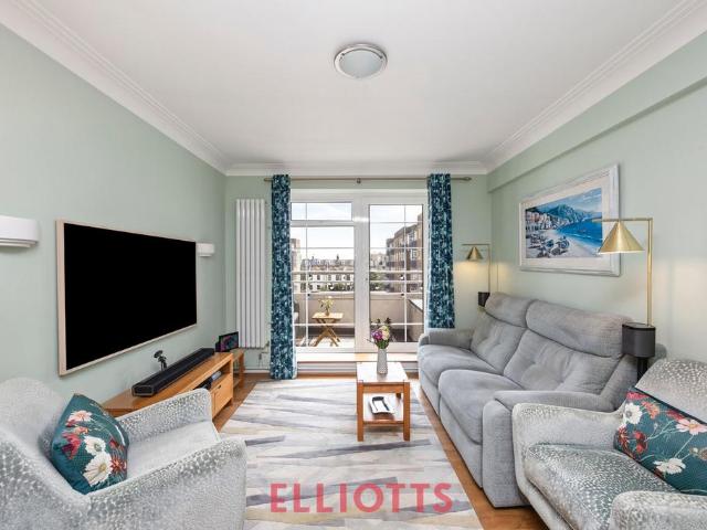 Flat for sale in Brunswick