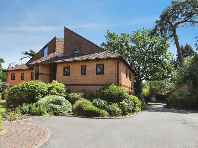 Flat for sale in Talbot Village, Bournemouth