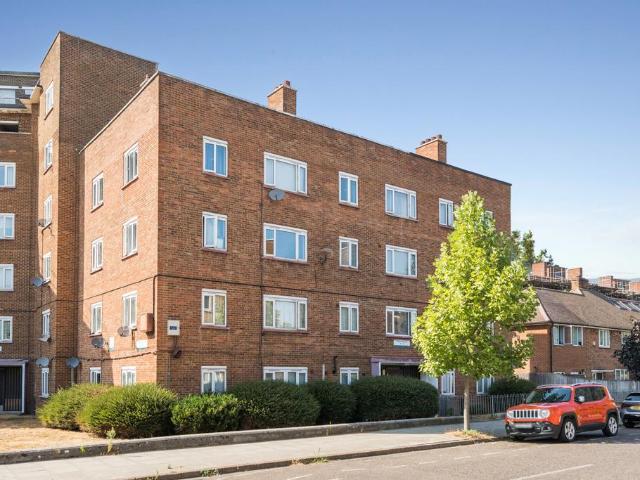 Flat for sale in Dulwich Village, Greater London
