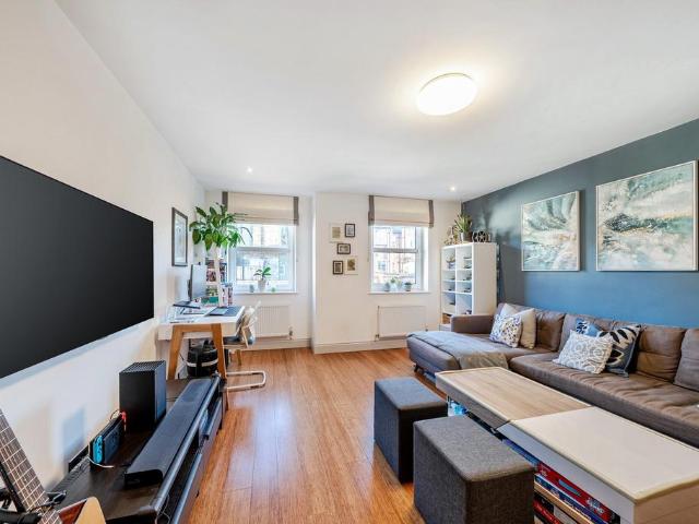 Flat for sale in Penge, Isle Of Man