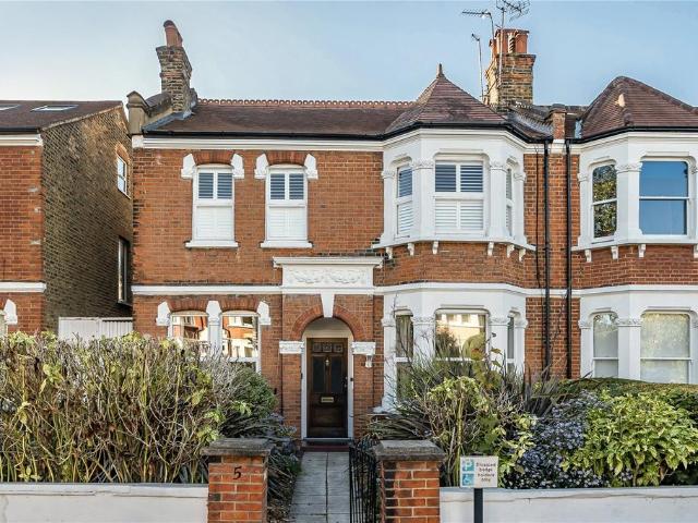 Flat for sale in London Borough of Ealing, Hanwell