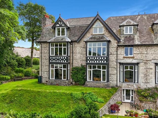 Flat for sale in Arnside