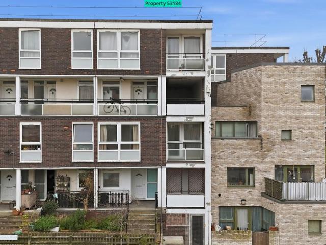 Flat for sale in Gospel Oak, Greater London