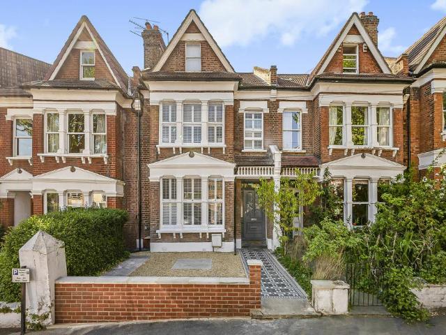 Flat for sale in Dulwich Village, Greater London