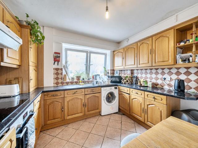 Flat for sale in Bermondsey, Greater London