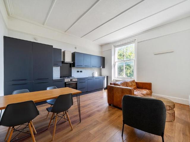 Flat for sale in London Borough of Croydon, South Norwood