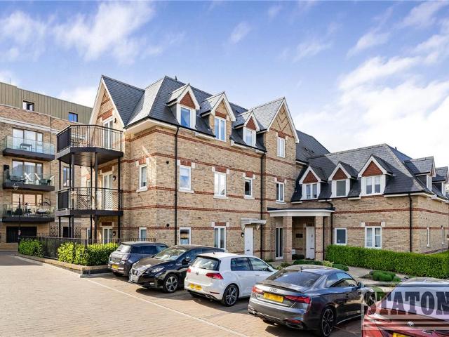 Flat for sale in Cockfosters, Isle Of Man