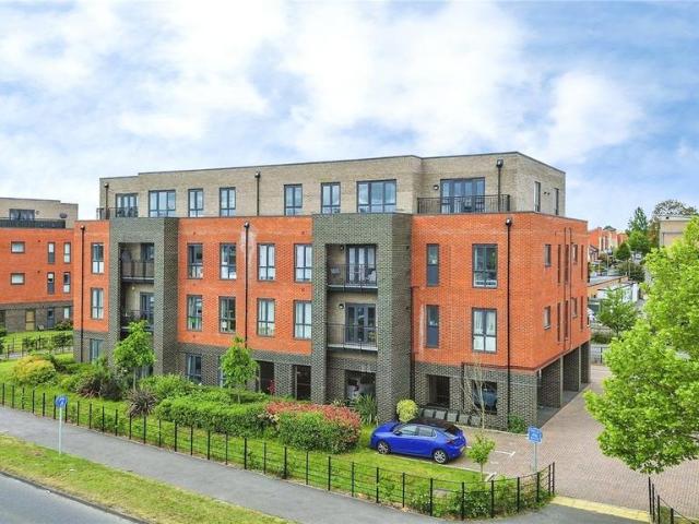 Flat for sale in Reading