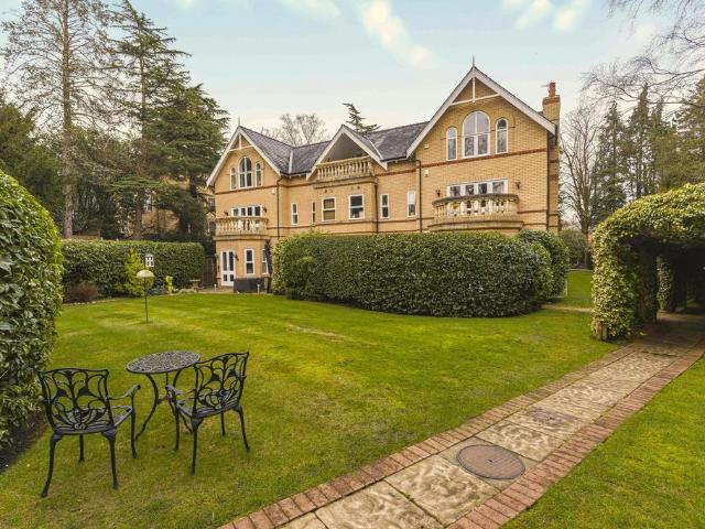 Flat for sale in Altrincham, Trafford