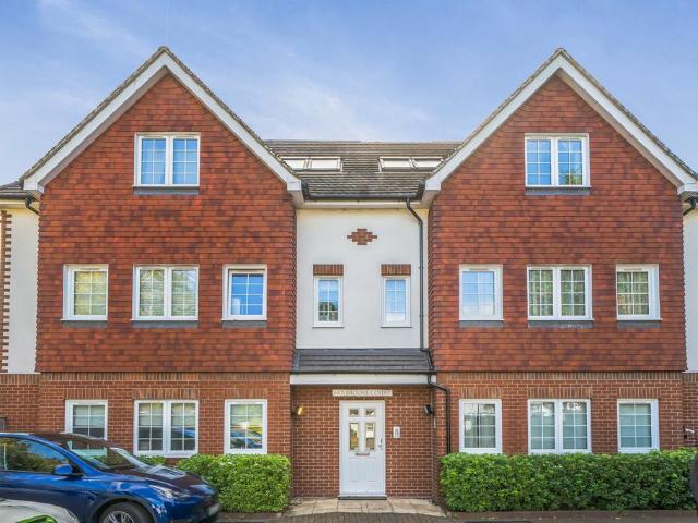 Flat for sale in London Borough of Croydon, Greater London