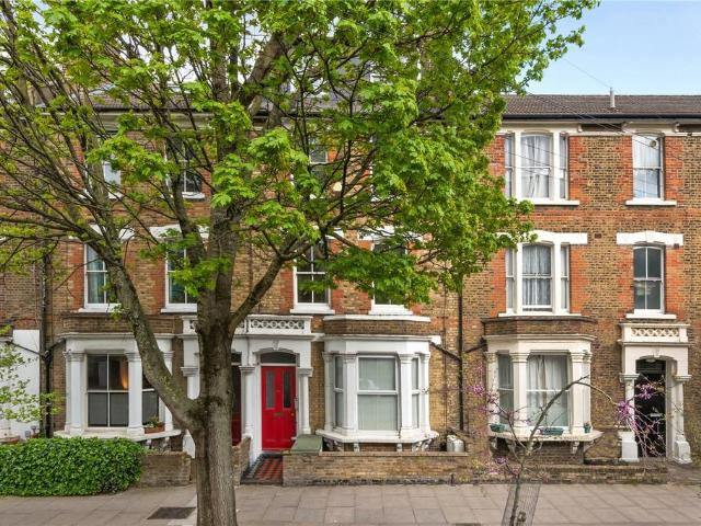 Flat for sale in Highbury, Greater London