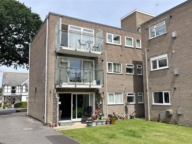 Flat for sale in Highcliffe