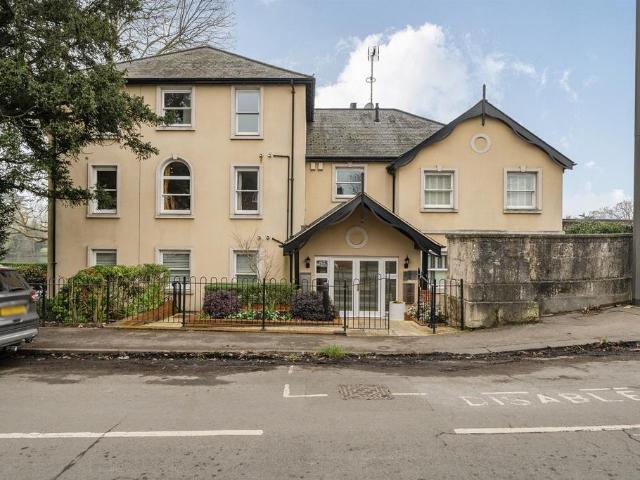 Flat for sale in Swallow, Buckinghamshire