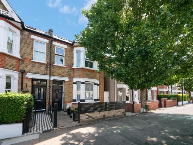 Flat for sale in London Borough of Ealing, Hanwell