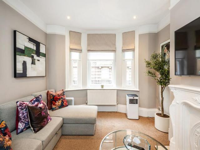 Flat for sale in Marylebone, Greater London