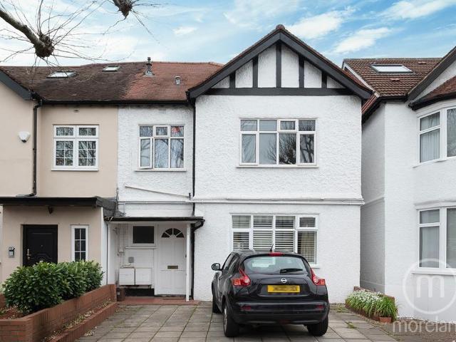 Flat for sale in Temple Fortune, Greater London