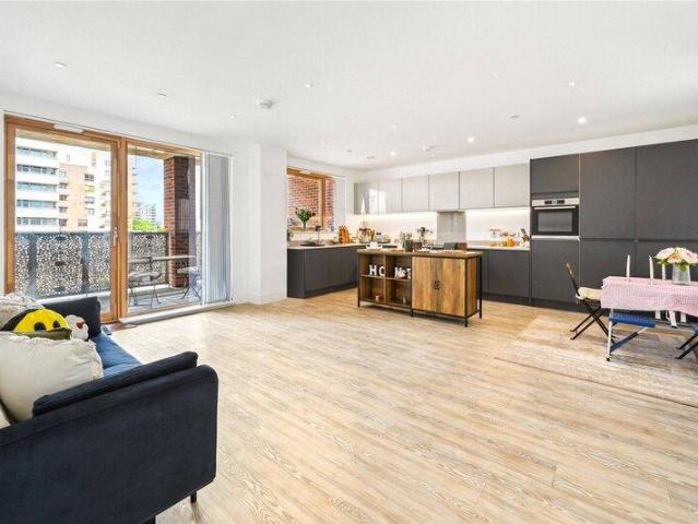 Flat for sale in Greater London