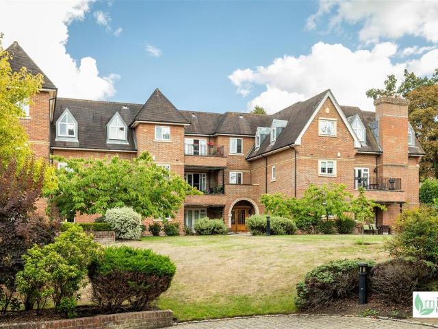 Flat for sale in Blackhills, Surrey