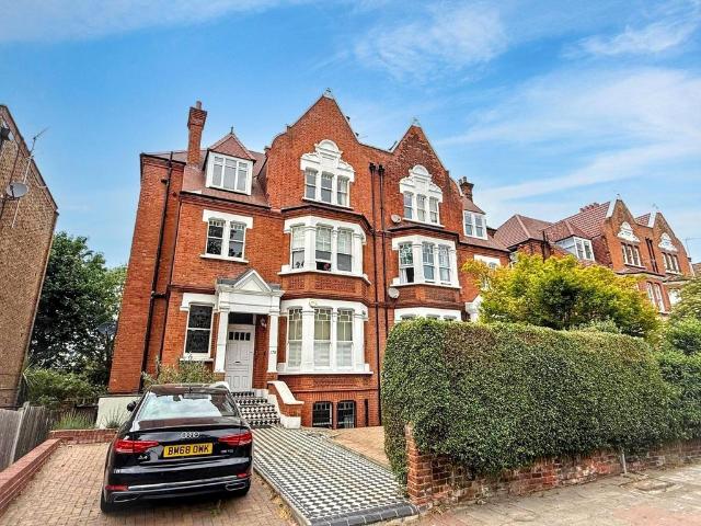 Flat for sale in Putney, Greater London
