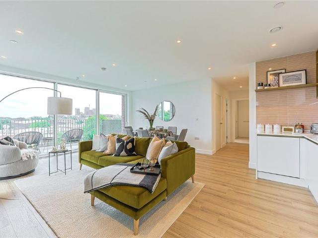 Flat for sale in Alperton, Greater London