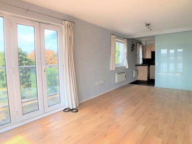 Flat for sale in North Woolwich, Greater London