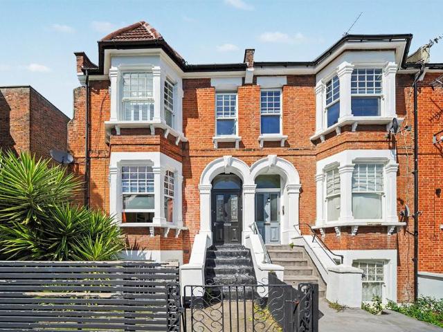 Flat for sale in Highbury, Greater London