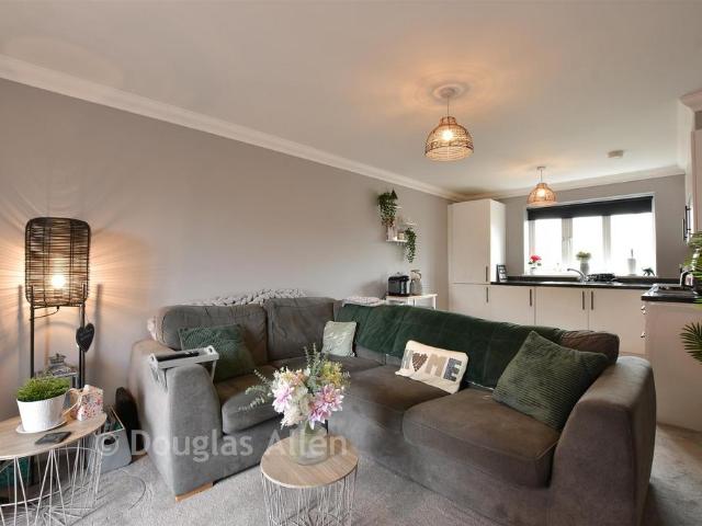 Flat for sale in Wickford
