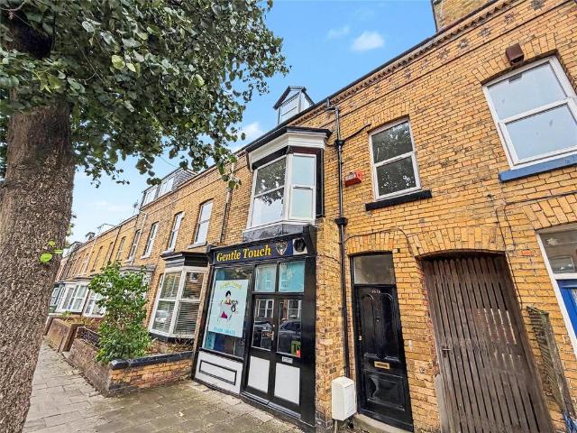 Flat for sale in Falsgrave, Scarborough